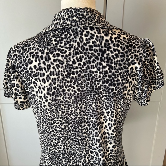 VTG Van Heusen Women’s Med Blouse Short Sleeve Black Cheetah Print Made In USA - Picture 4 of 8